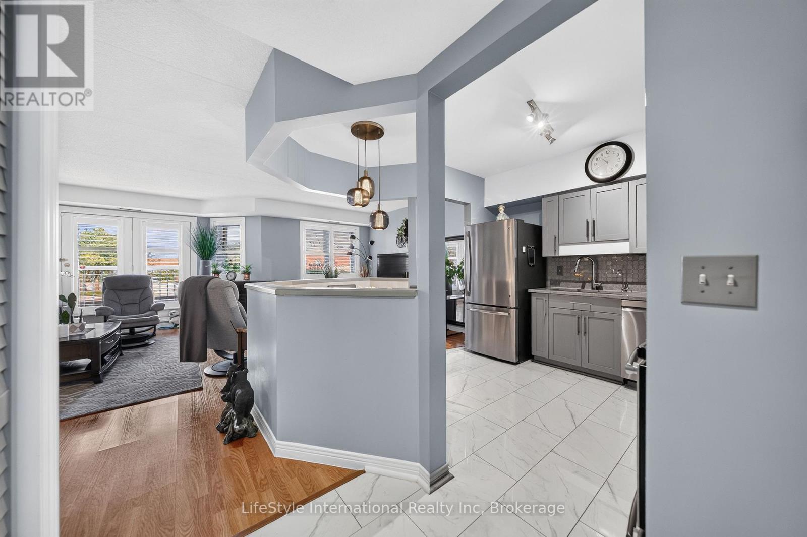 104 - 208 SILVERCREEK PARKWAY N