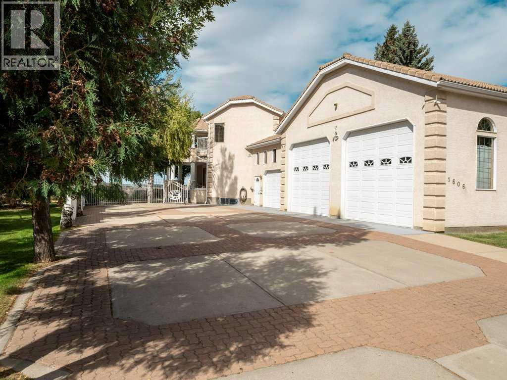 1606 Scenic Heights S