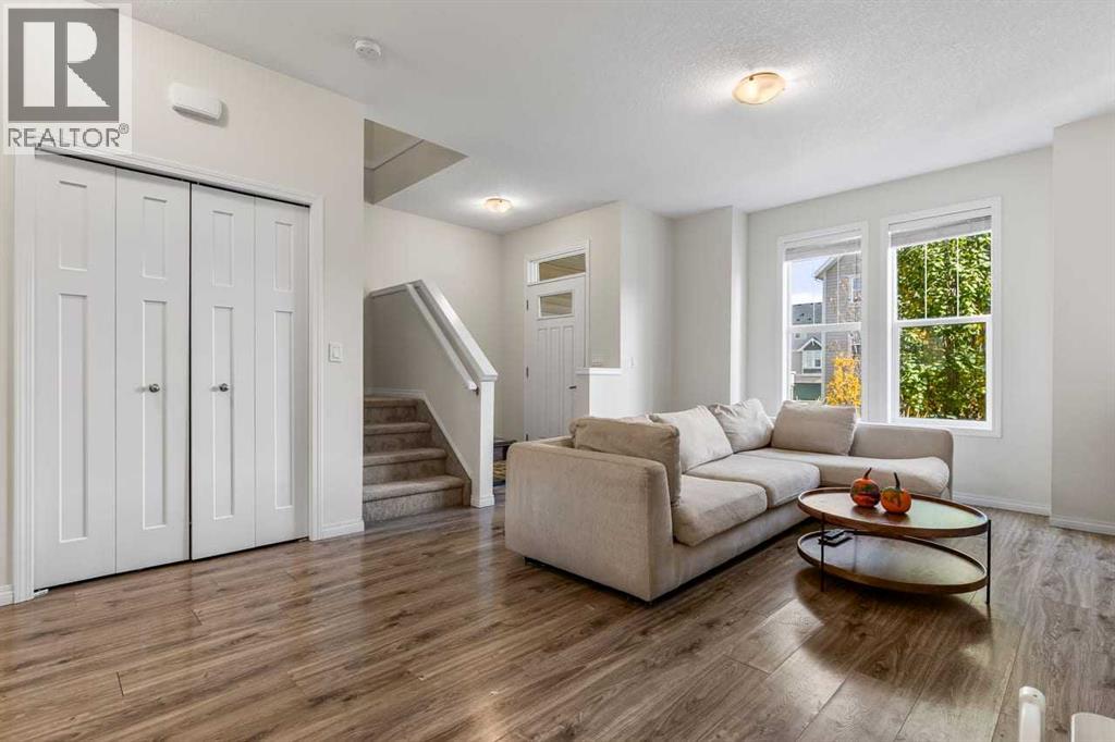 124 South Point Court SW