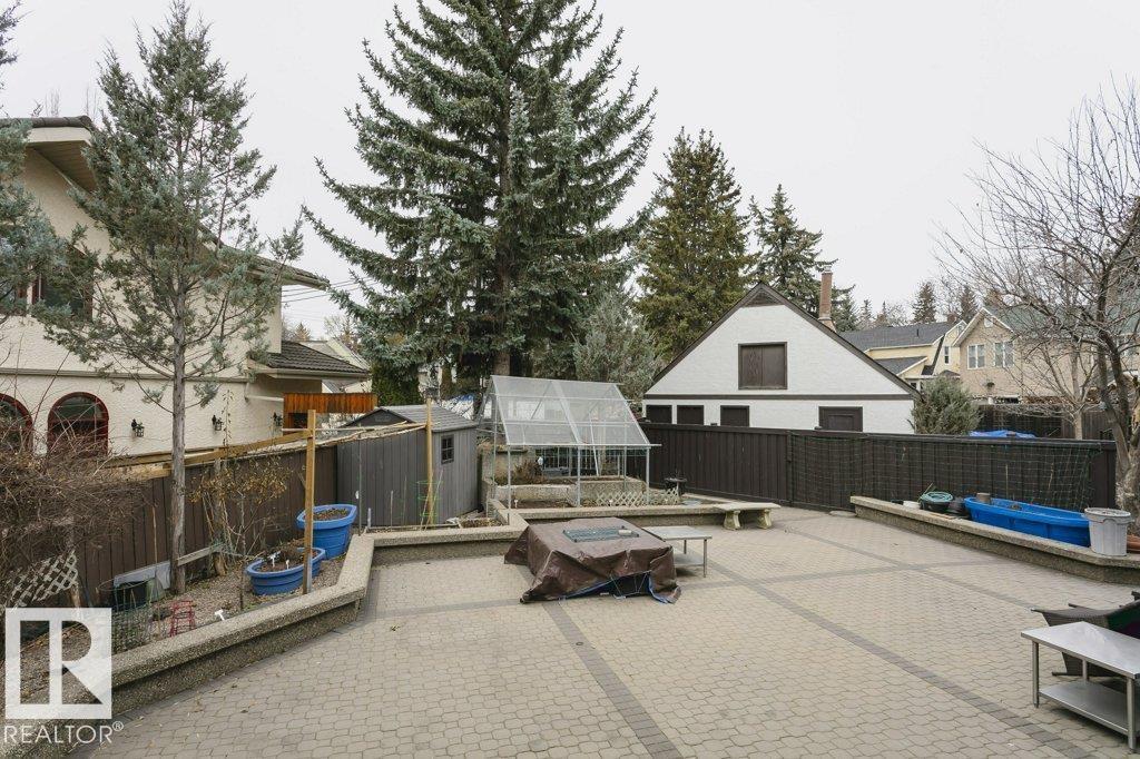 11 WELLINGTON CR NW