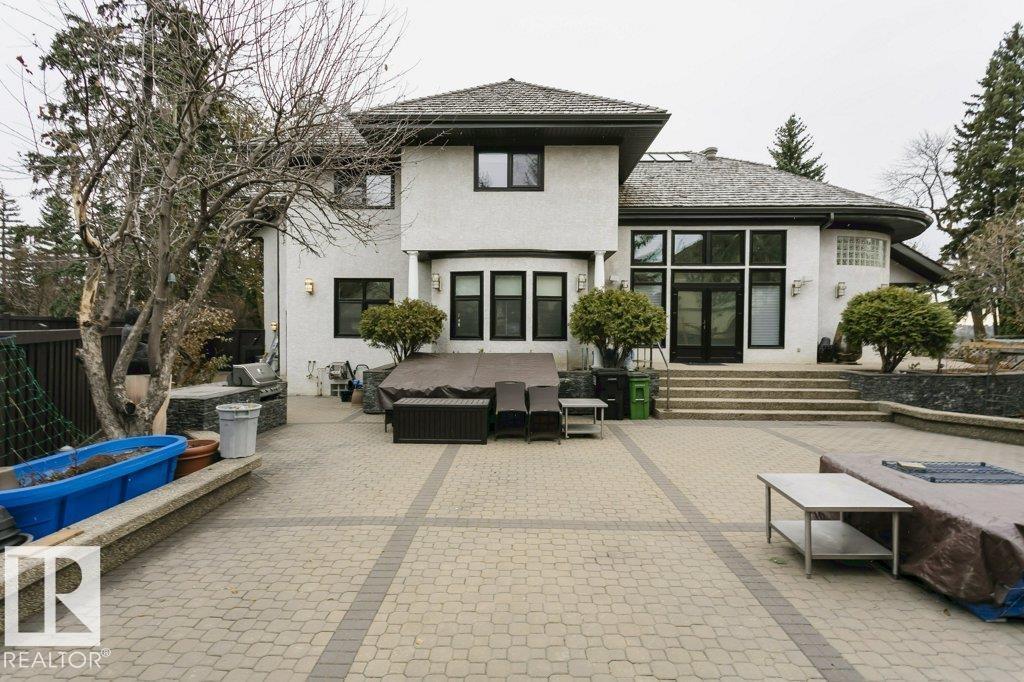 11 WELLINGTON CR NW