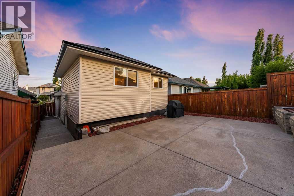 2016 Country Hills Circle NW