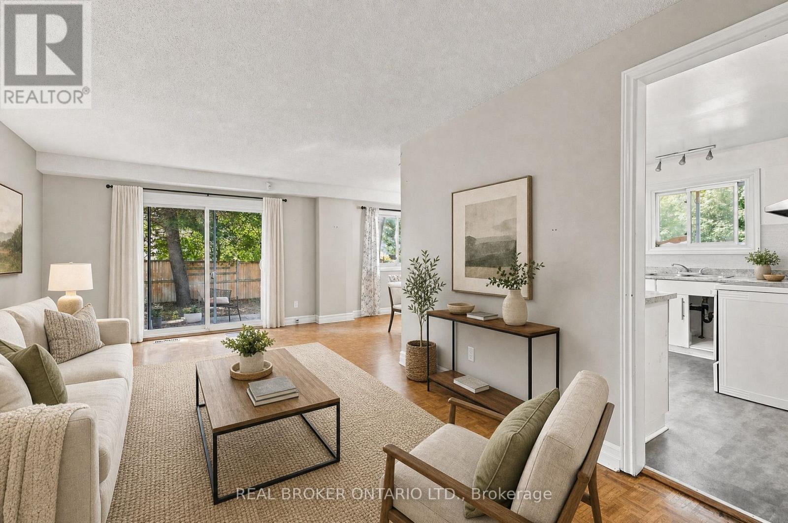 60 TYBALT CRESCENT