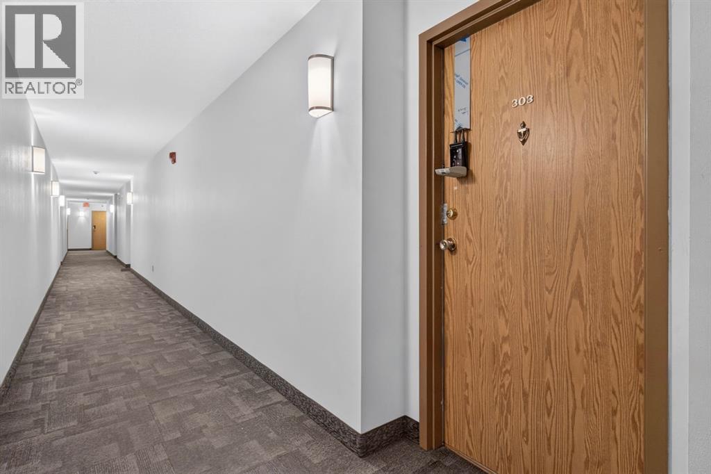 303, 333 Garry Crescent NE