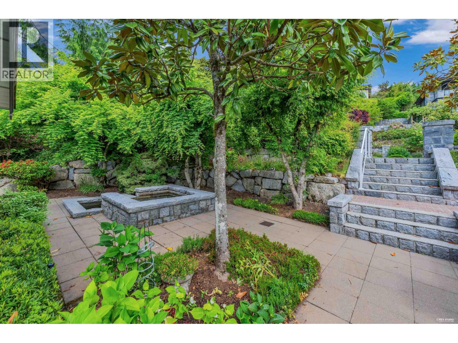 2673 FOLKESTONE WAY