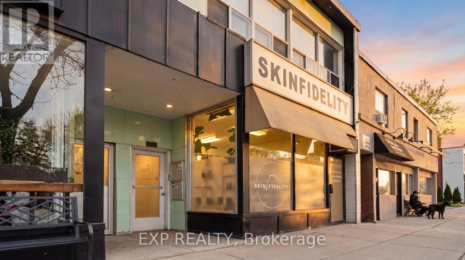 MAIN - 213 LAKESHORE ROAD E