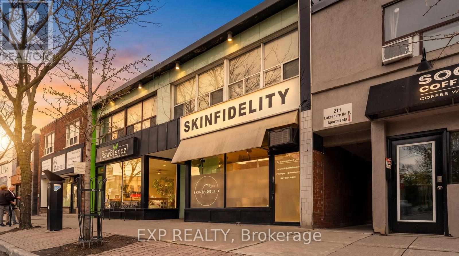 MAIN - 213 LAKESHORE ROAD E