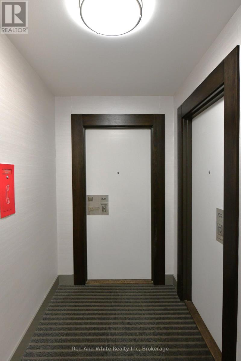 2001 - 510 CURRAN PLACE