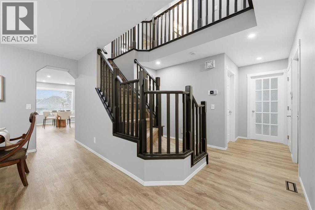 40 Valley Creek Crescent NW