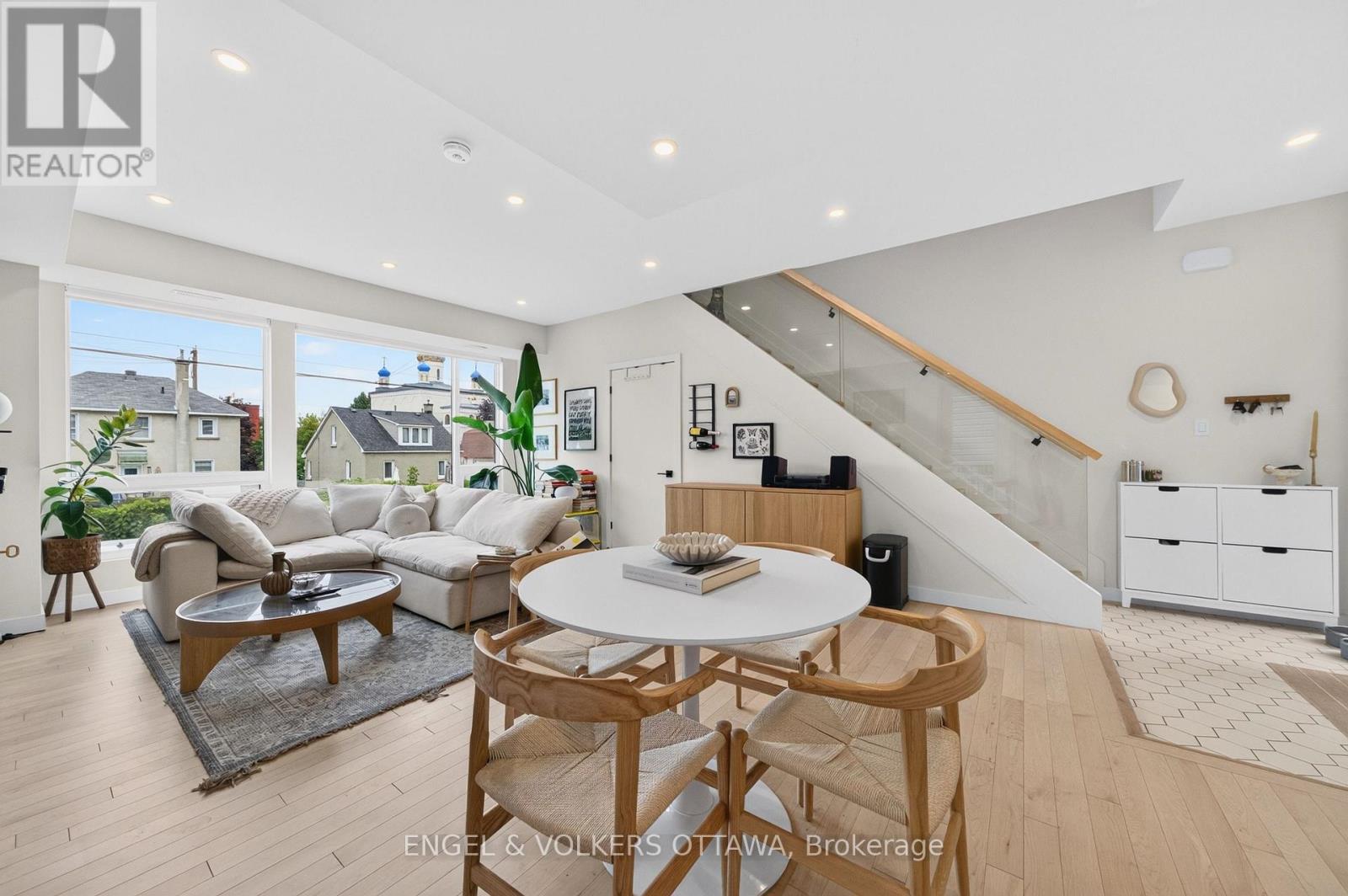 B - 117 CARRUTHERS AVENUE