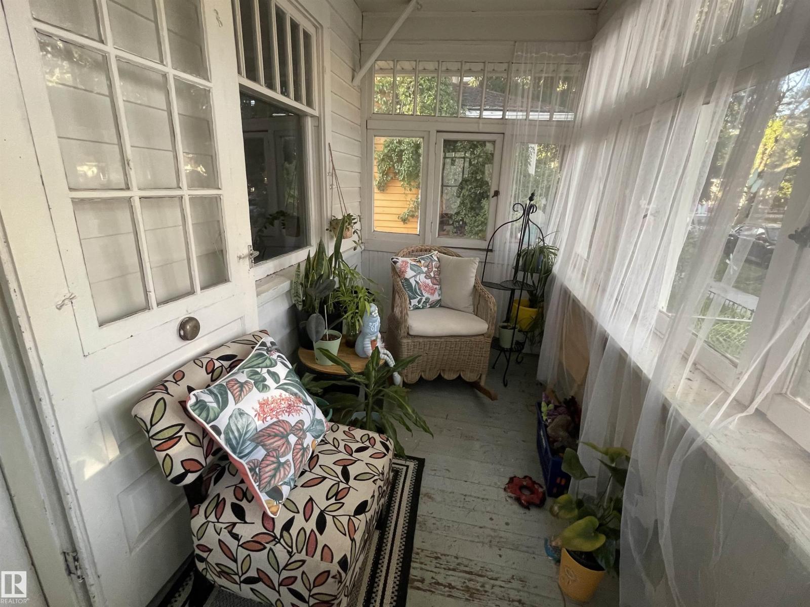 11230 96 ST NW