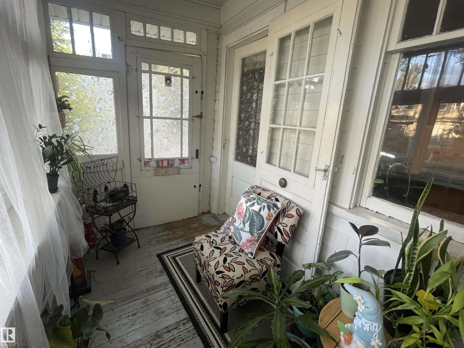 11230 96 ST NW