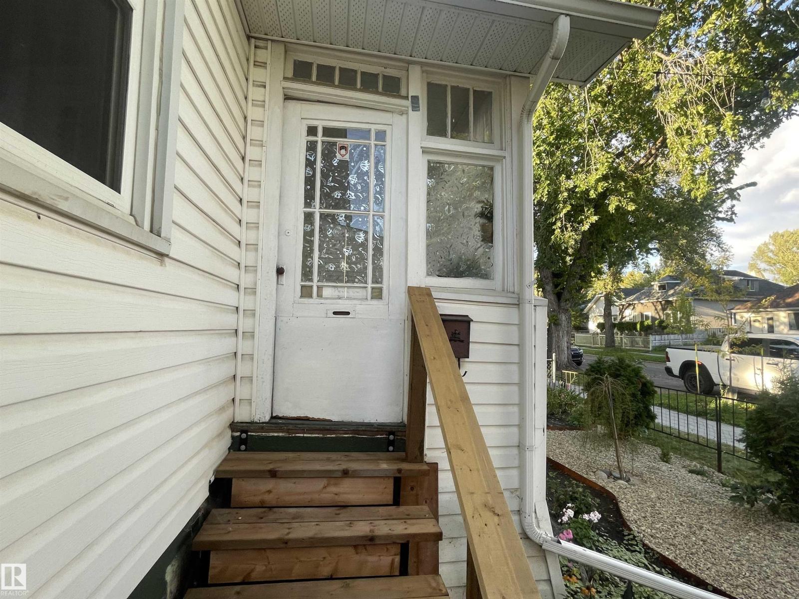 11230 96 ST NW