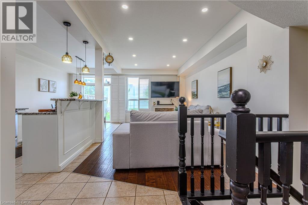 49 MARINA POINT Crescent