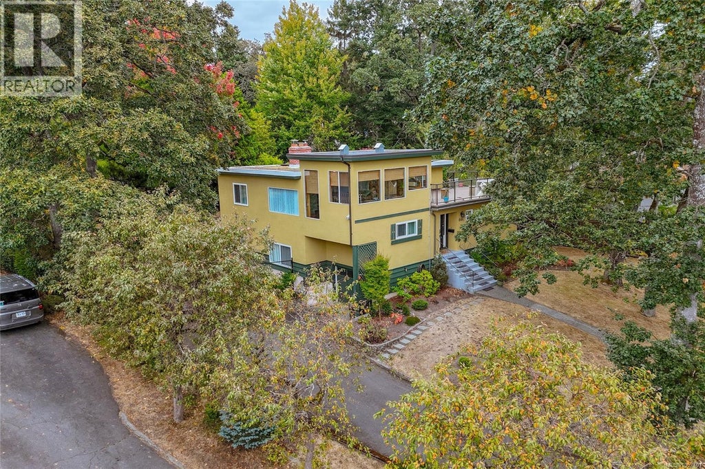 644 FERNHILL ROAD, ESQUIMALT, BC V9A 4Y9 - Image 551161416.jpeg?d=l