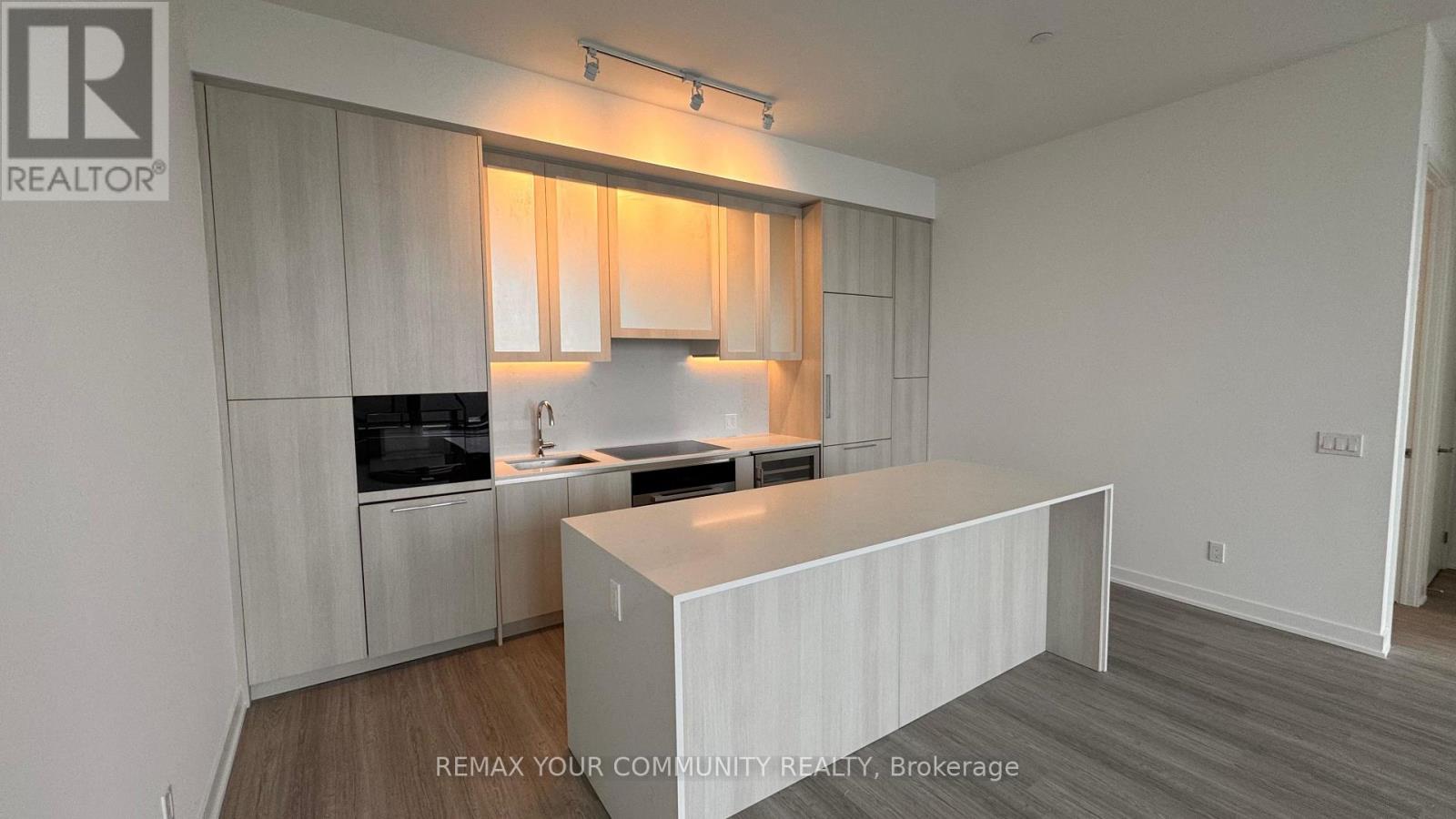 TH 106 - 8188 YONGE STREET