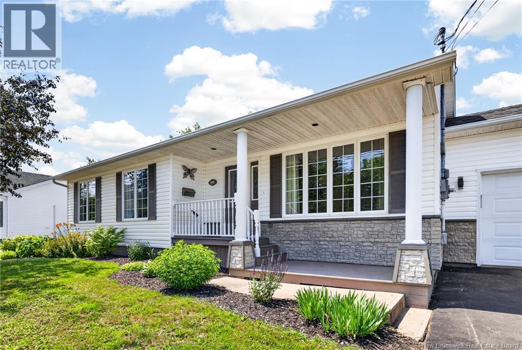 545 Centrale Street - Photo 2