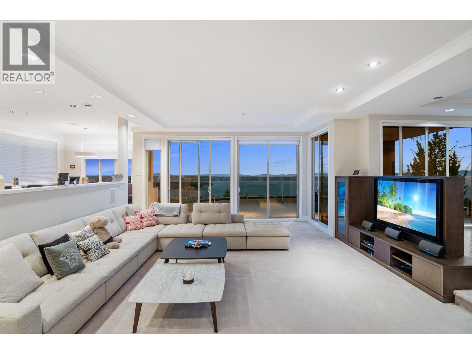 1526 CHIPPENDALE COURT