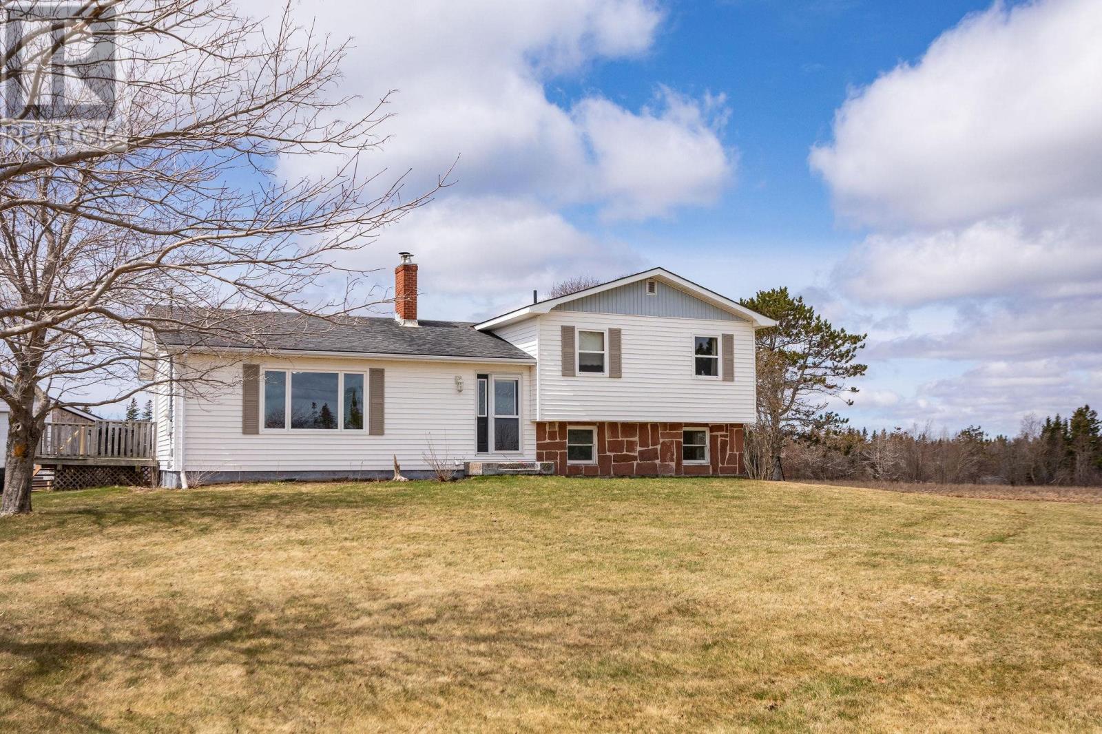 382 ROBERTSON Road - Photo 2