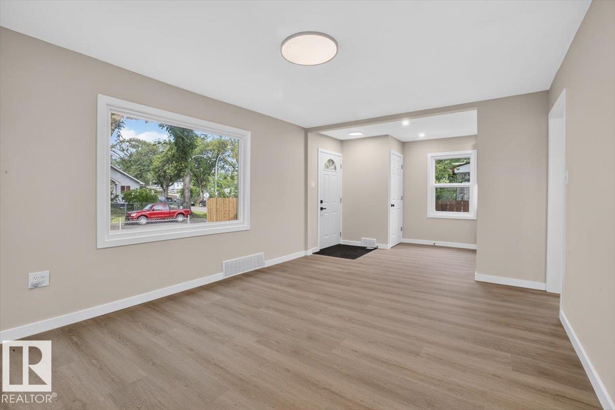 11645 90 ST NW