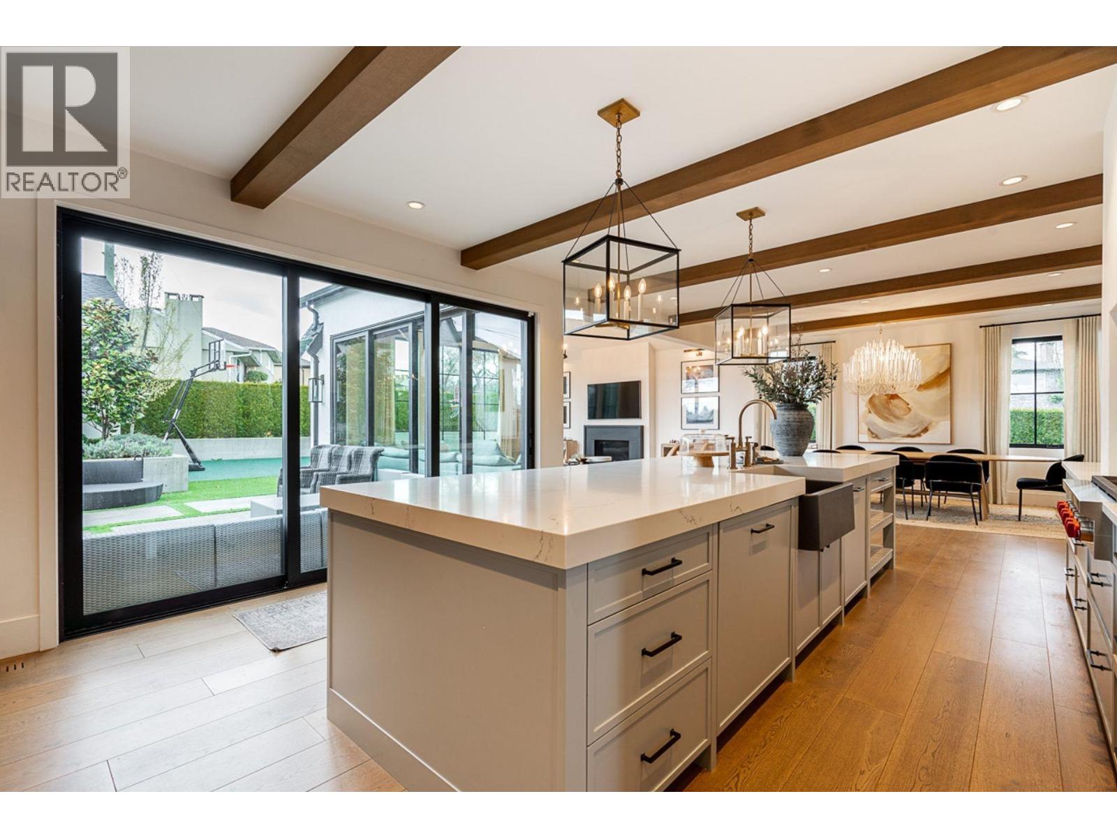 4643 MIDLAWN DRIVE