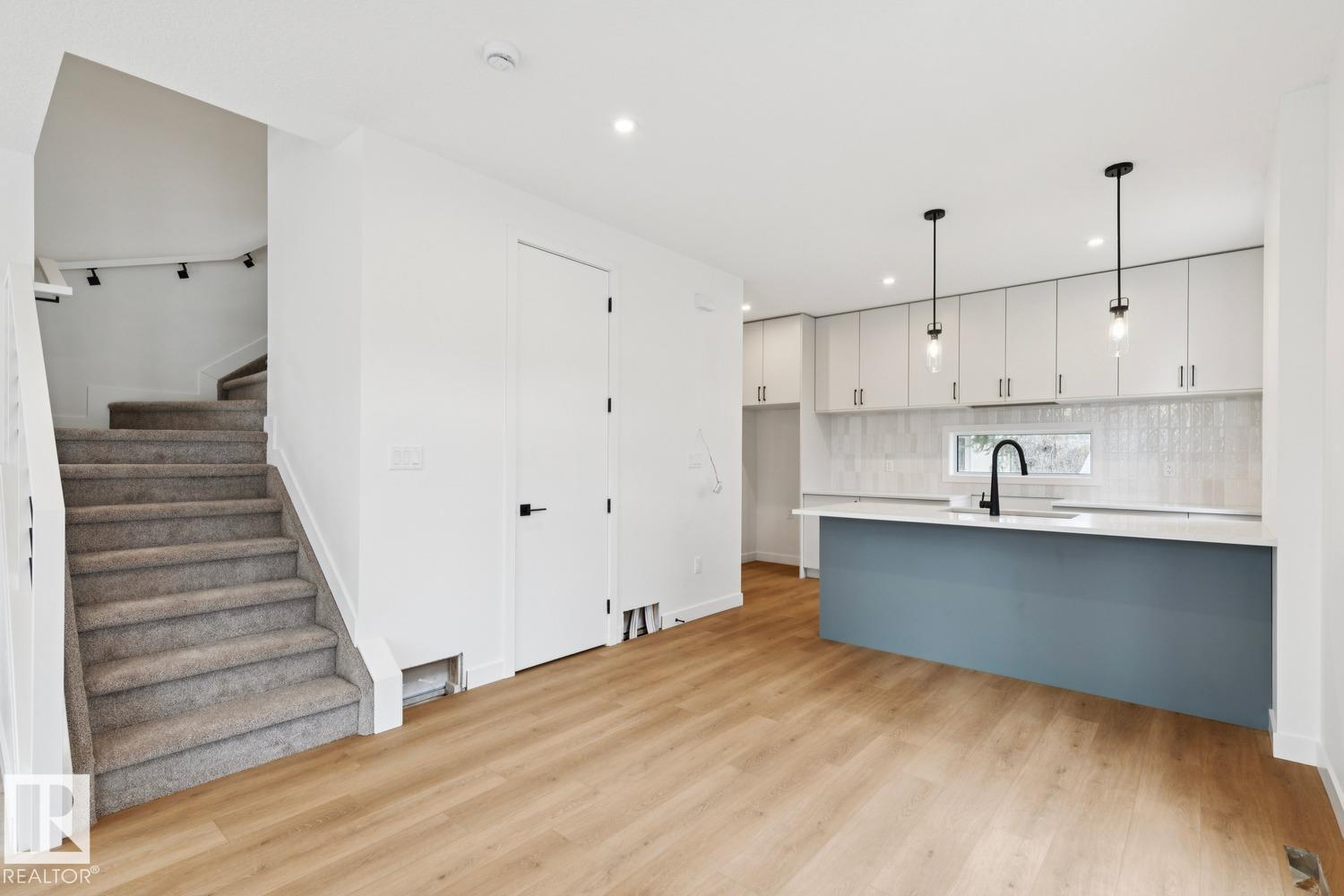14816 93 AV NW