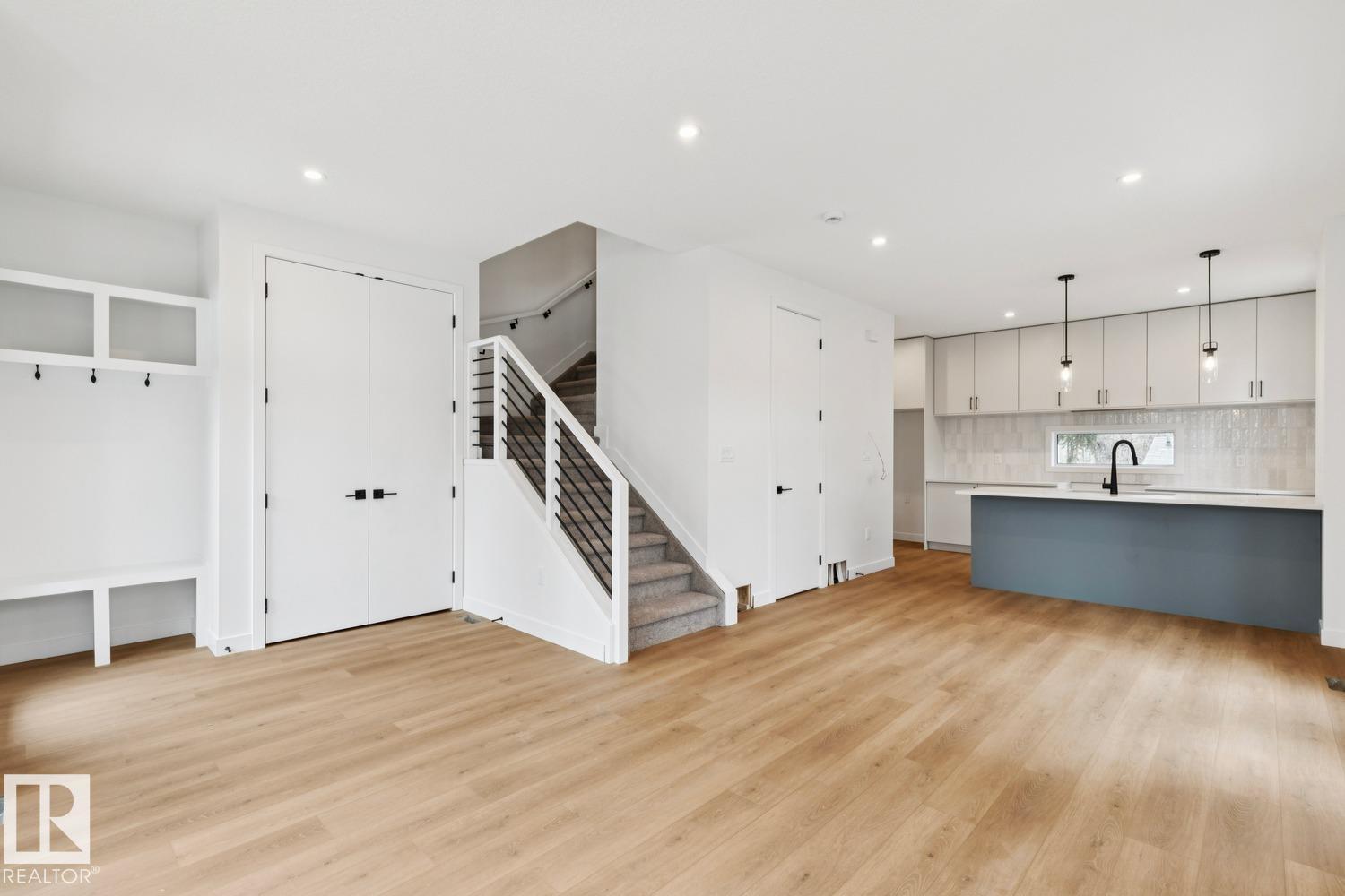 14816 93 AV NW