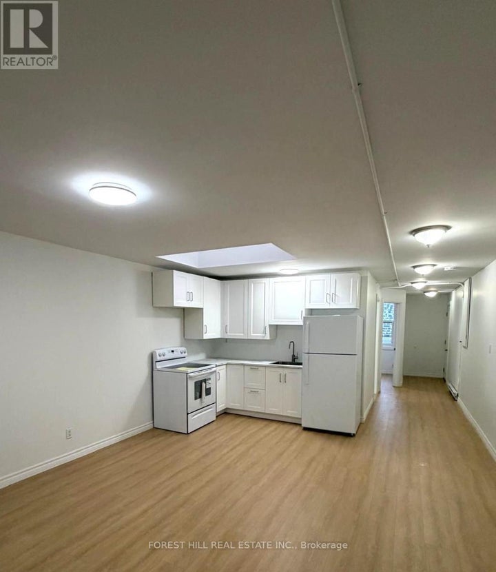 Photo 1 of 11 — 2 - 9 EBY STREET, Kitchener, ON N2G 3K6