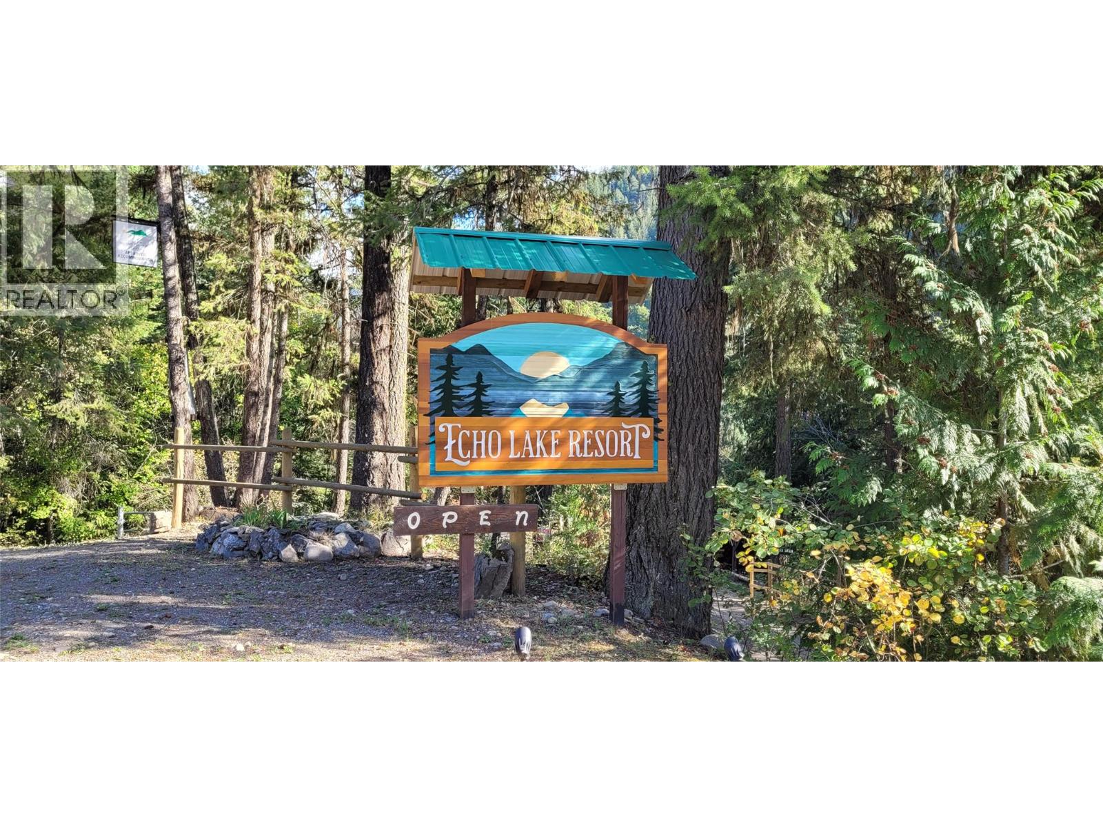 2126 Creighton Valley Road
