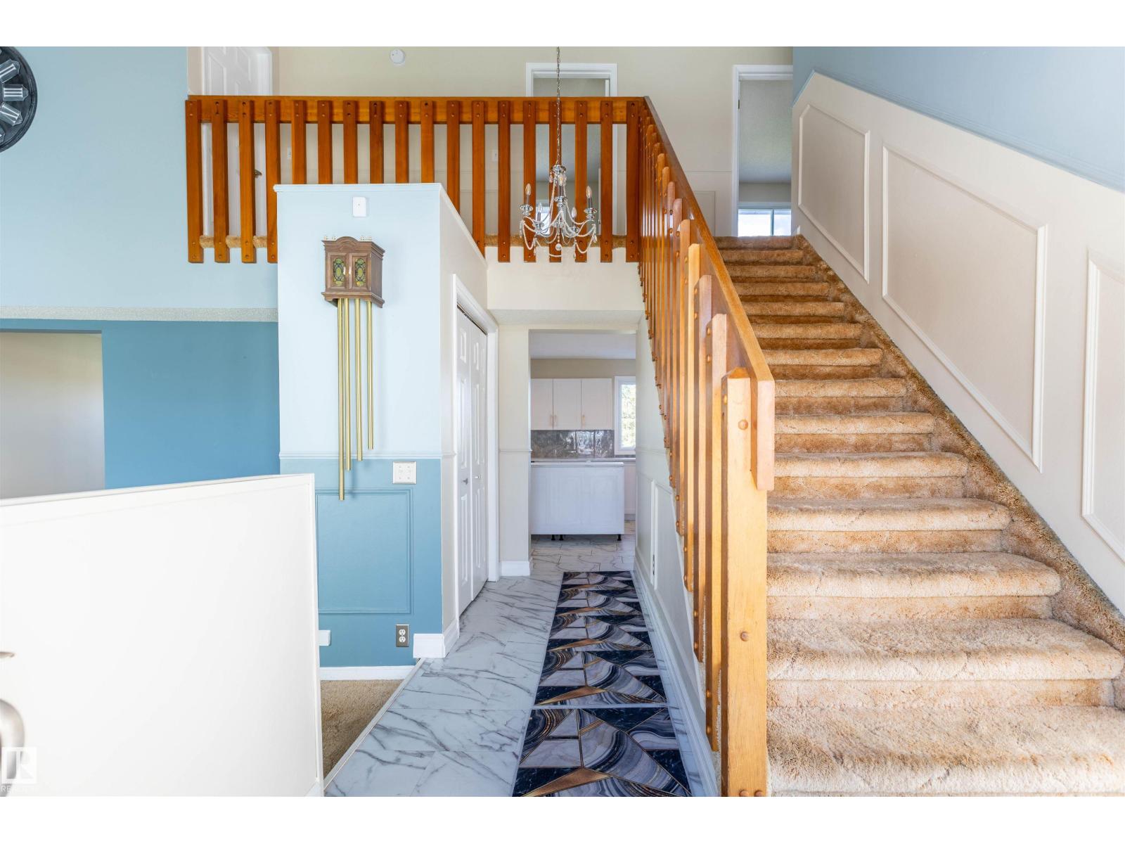 230 GRANDIN DR
