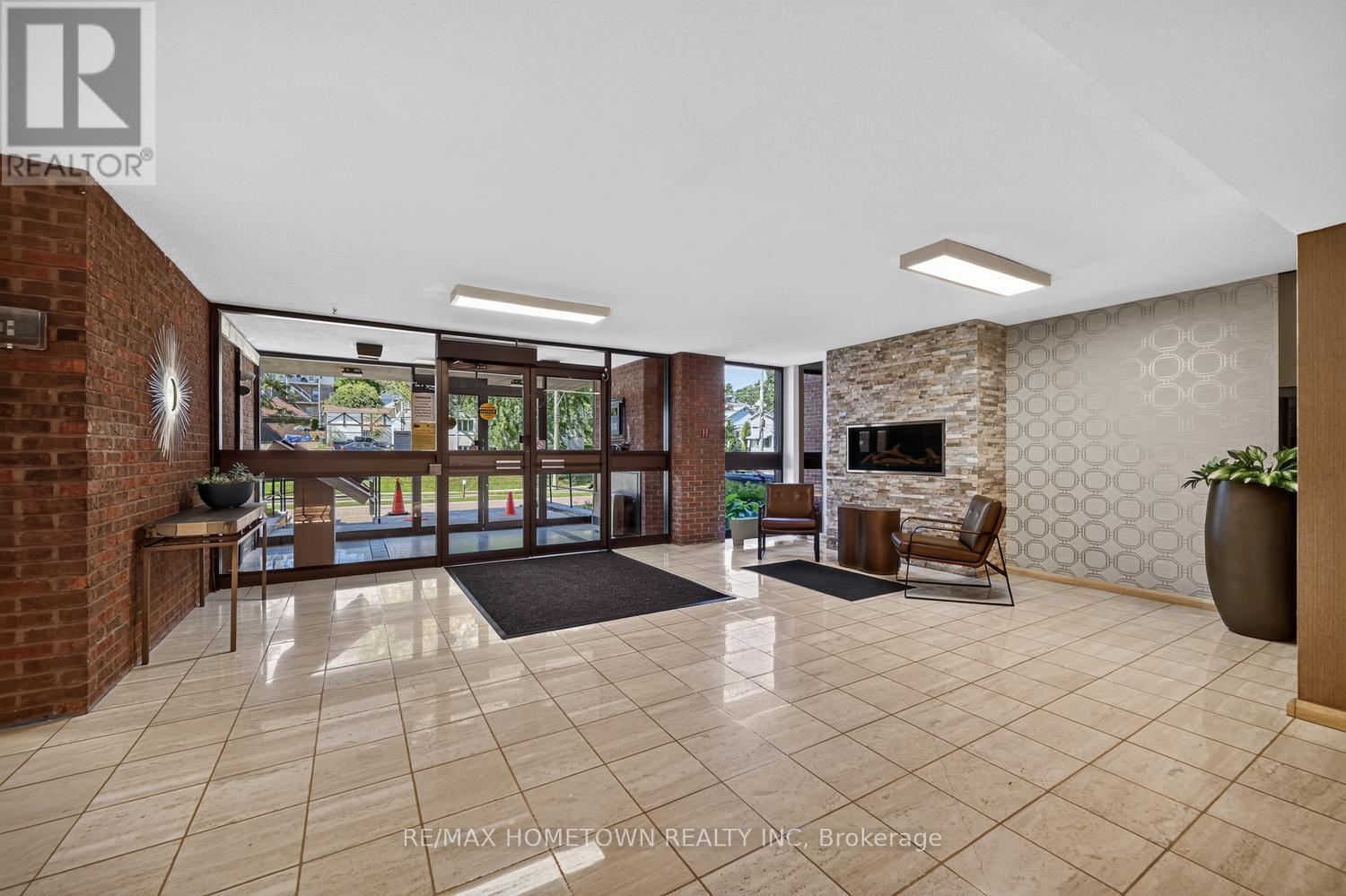 805 - 55 WATER STREET E