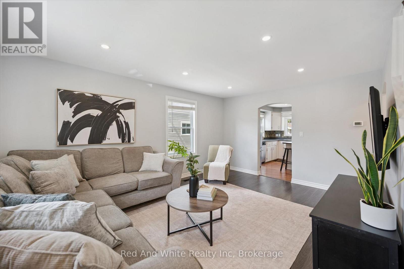 131 NORFOLK AVENUE