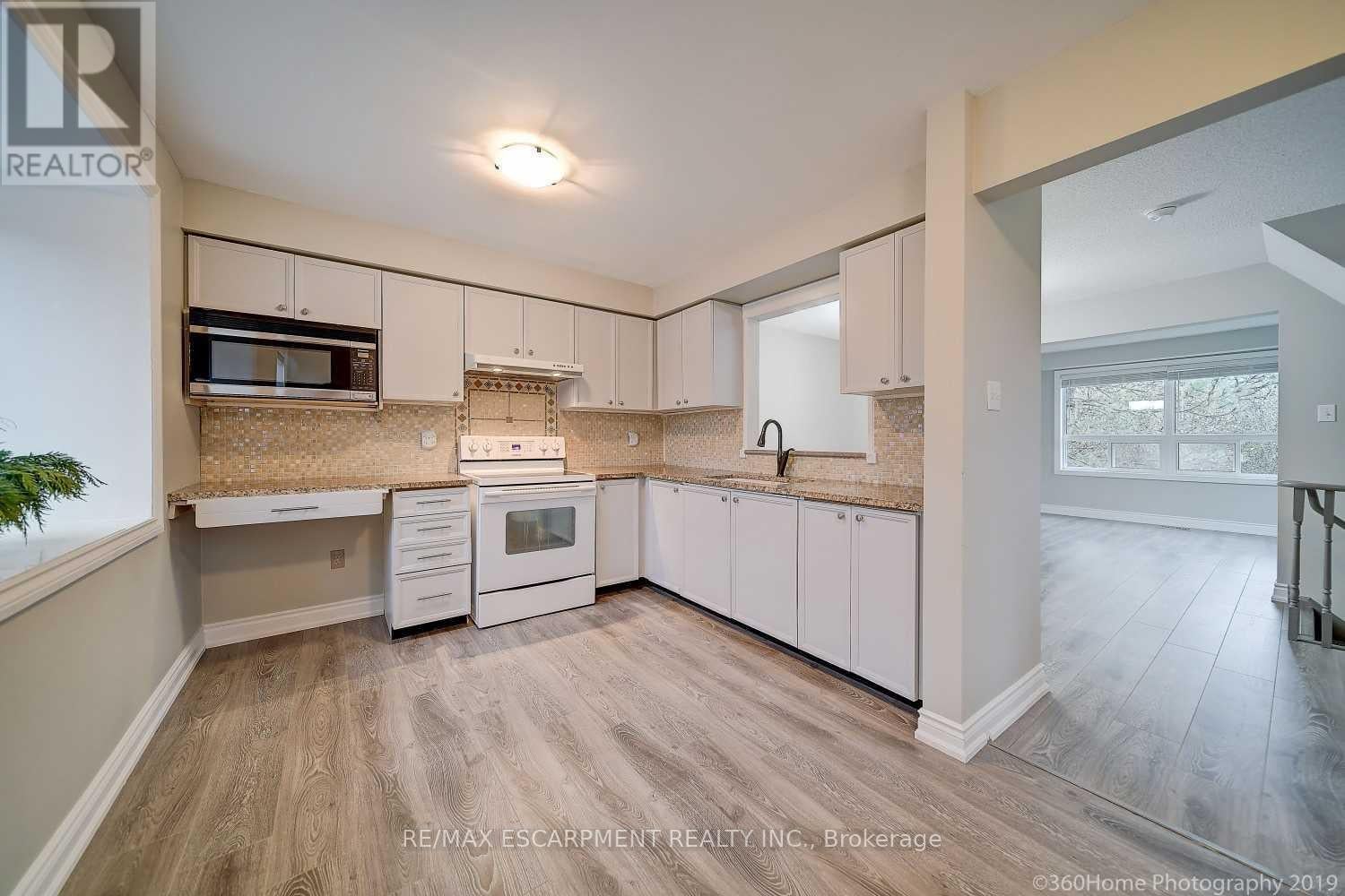 19 - 2300 BRAYS LANE
