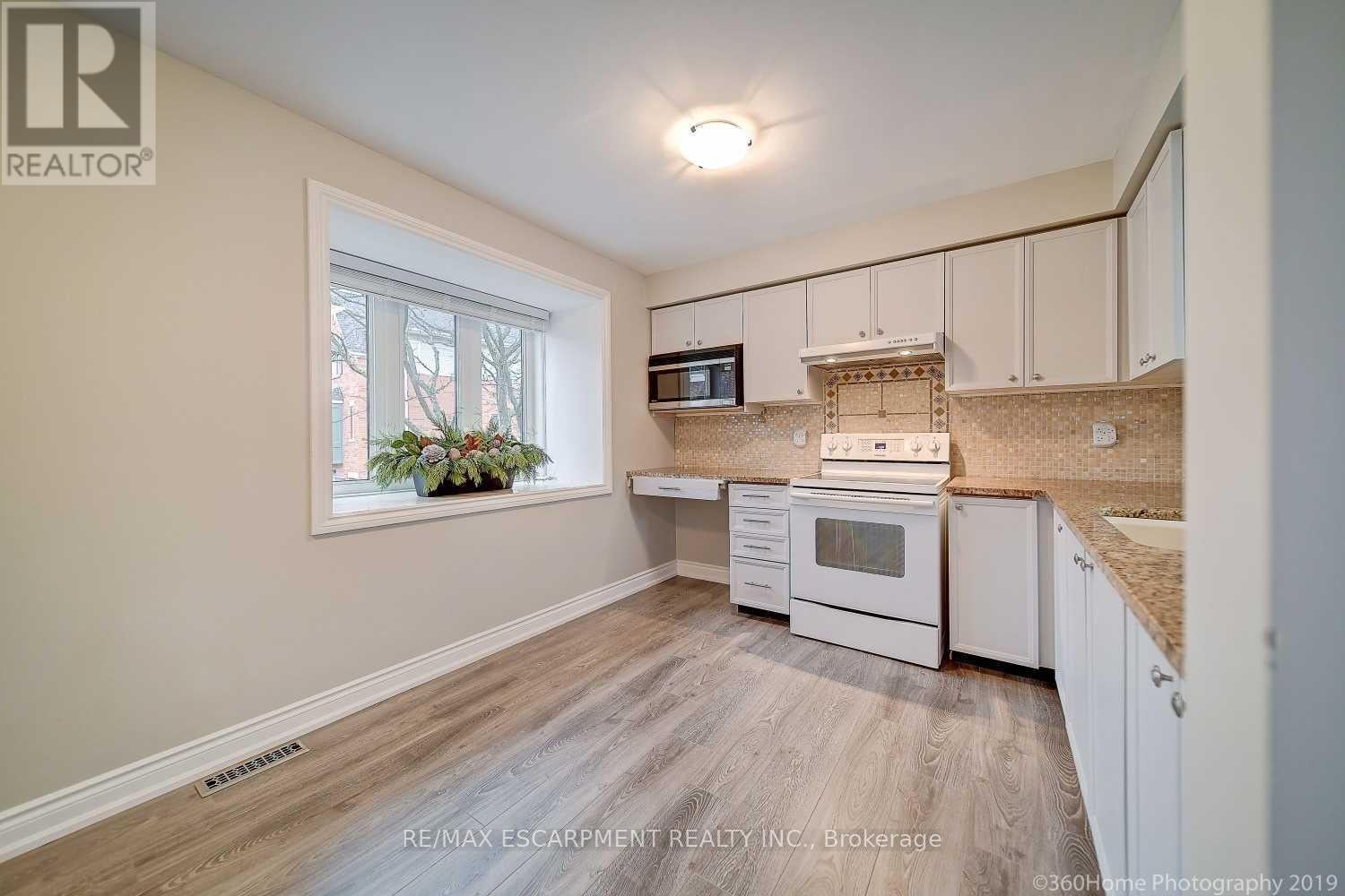19 - 2300 BRAYS LANE
