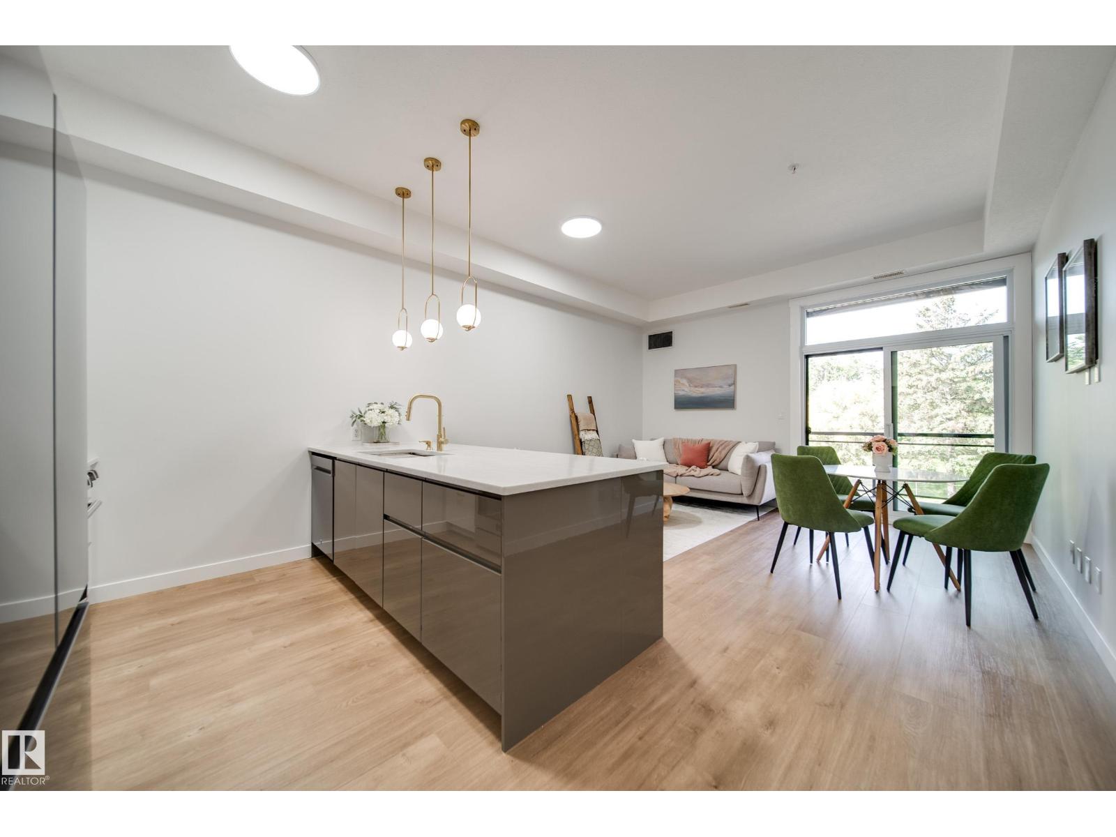 #228 10531 117 ST NW