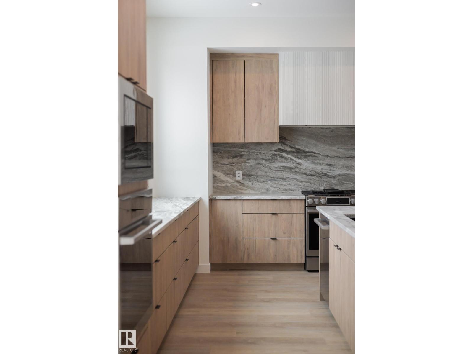 9140 74 AV NW