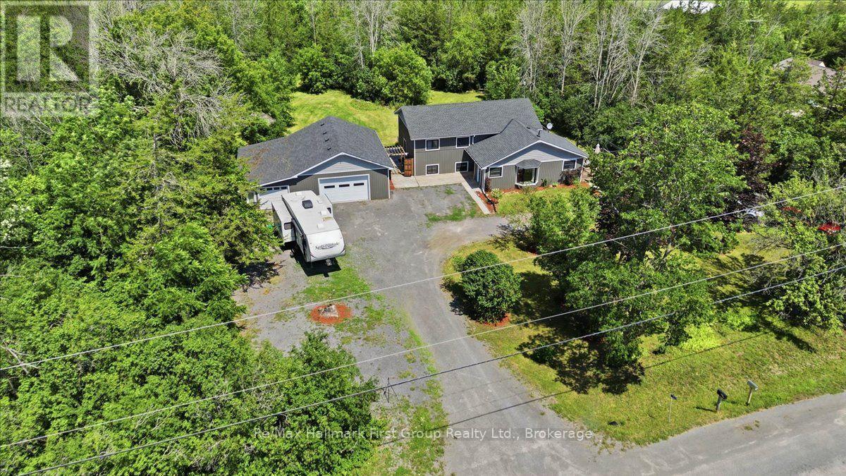 1233 LAZIER ROAD