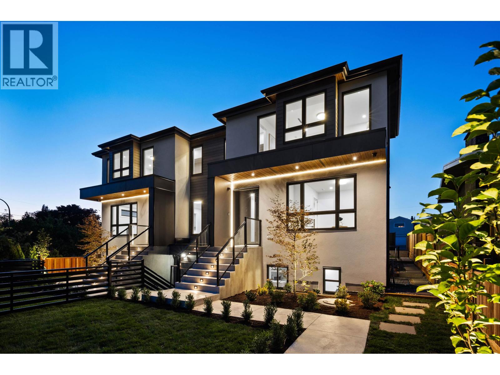 1 7061 PAULUS CRESCENT