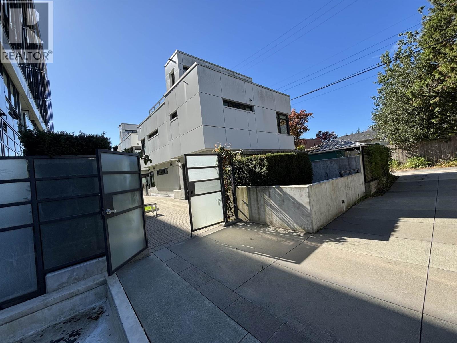 6303 CAMBIE STREET