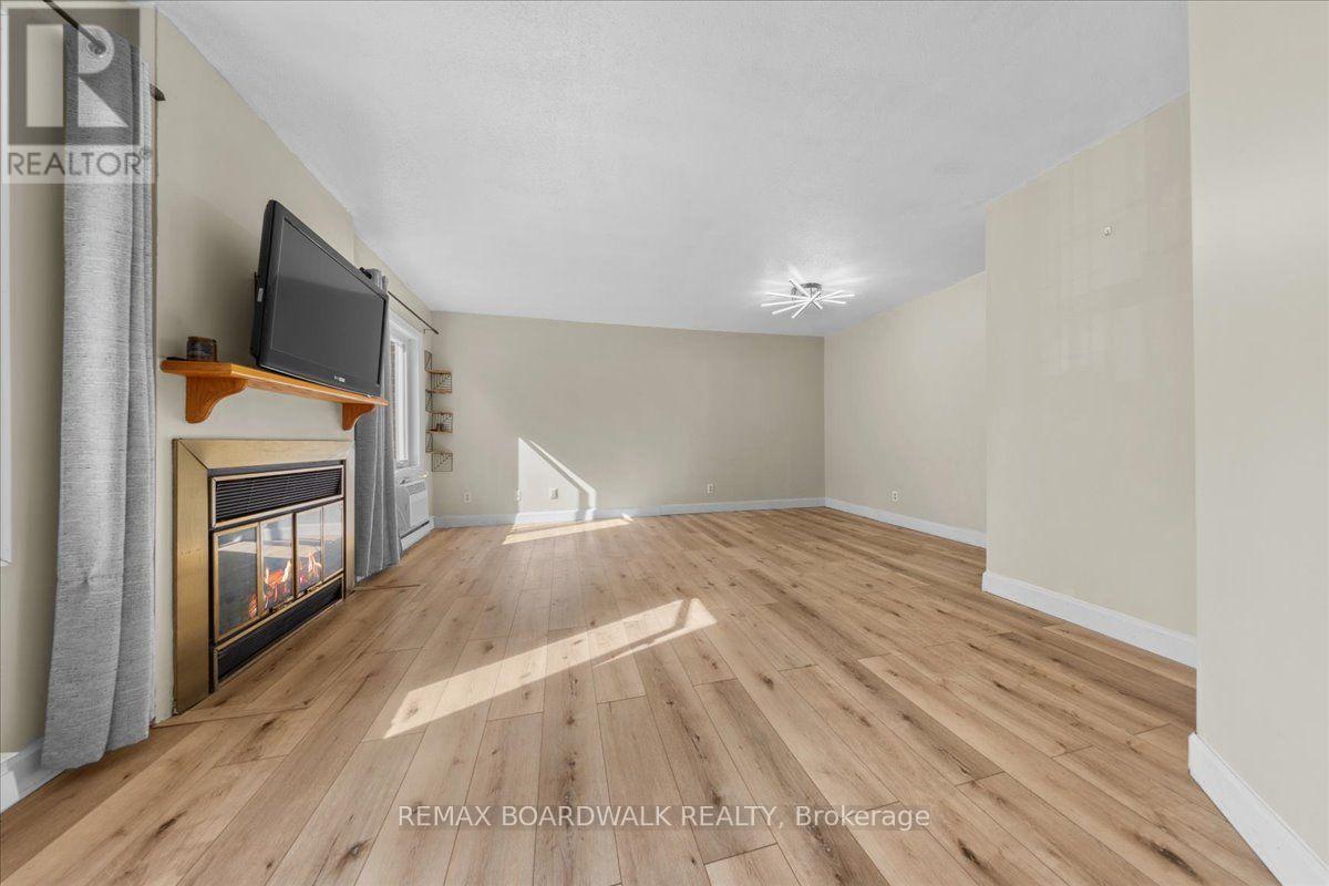 6 - 7 TIMBERVIEW WAY