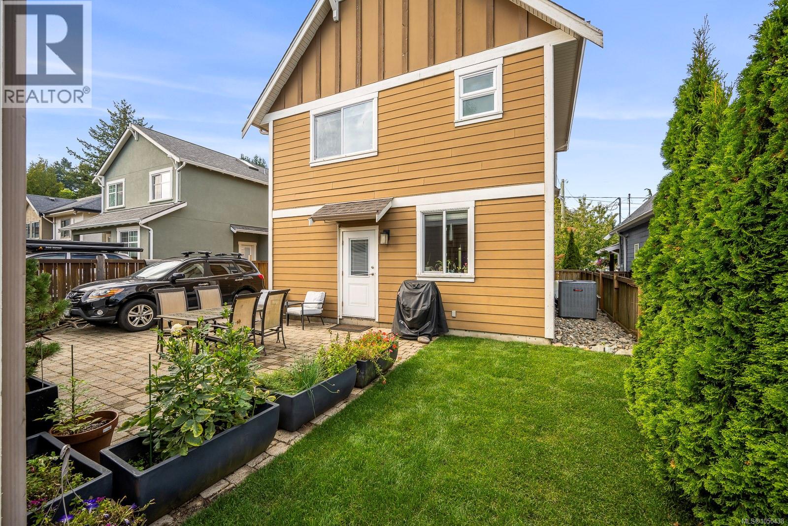 232 2nd St