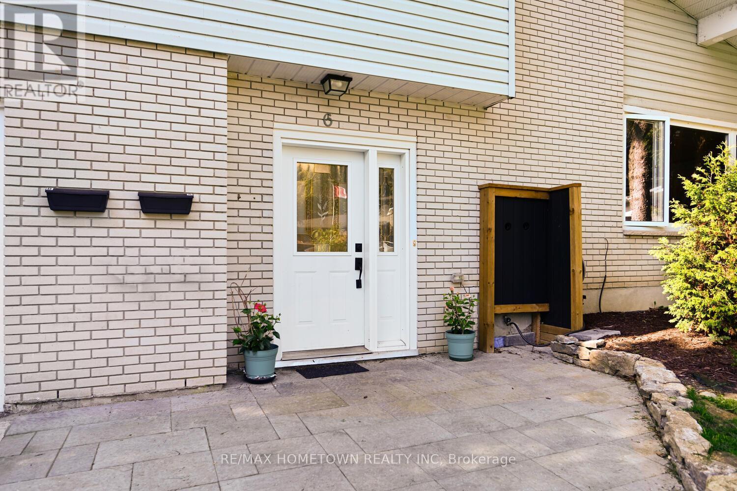 6 MAPLEWOOD CIRCLE
