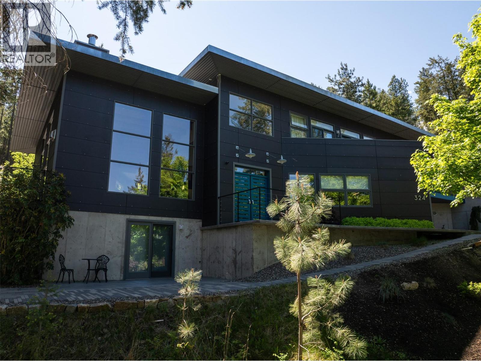 324 Clifton Road