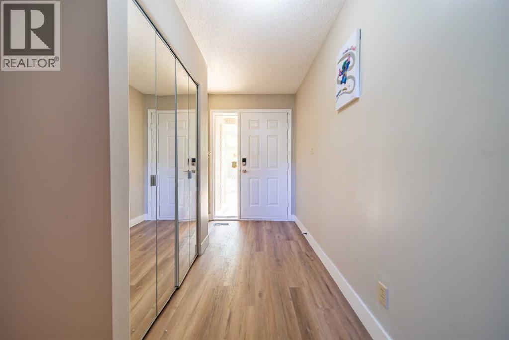 22 Point Mckay Court NW