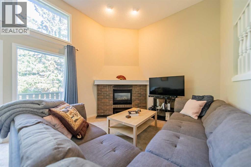 22 Point Mckay Court NW