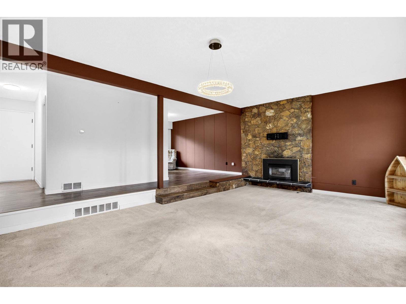 3362 VIEWMOUNT DRIVE