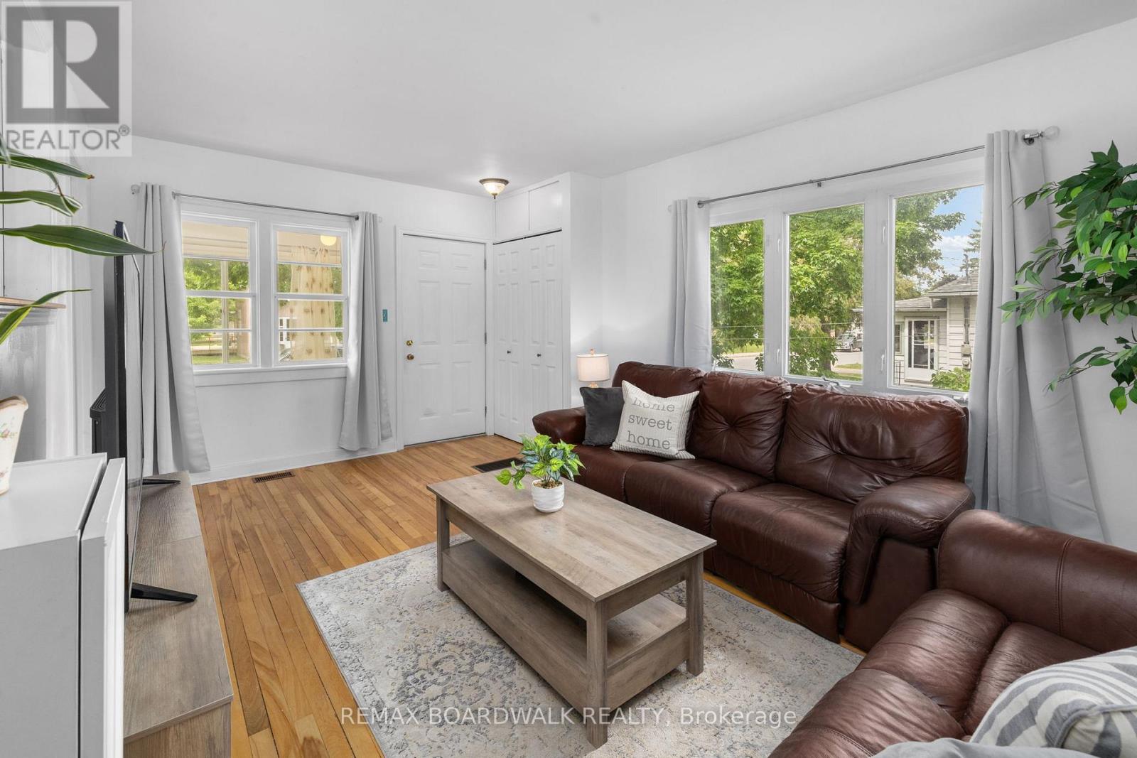 111 BECKWITH STREET E