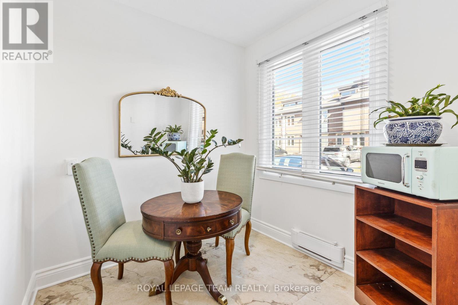 62 - 811 CONNAUGHT AVENUE