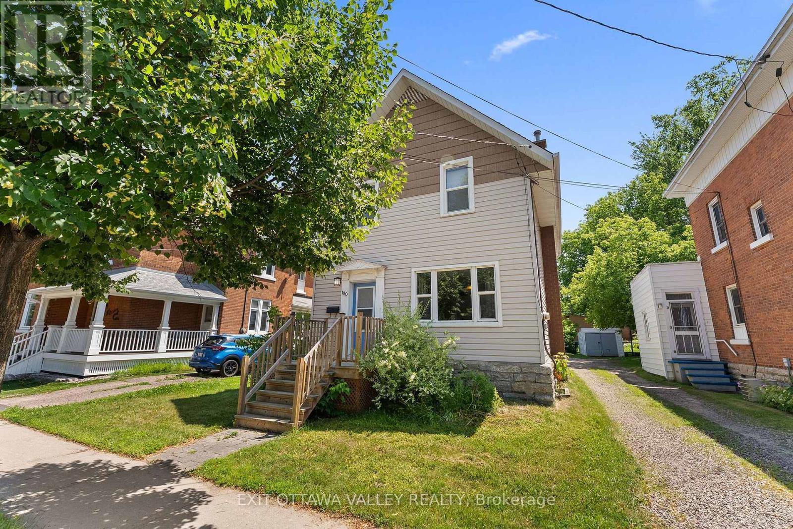180 MARY STREET - Photo 2