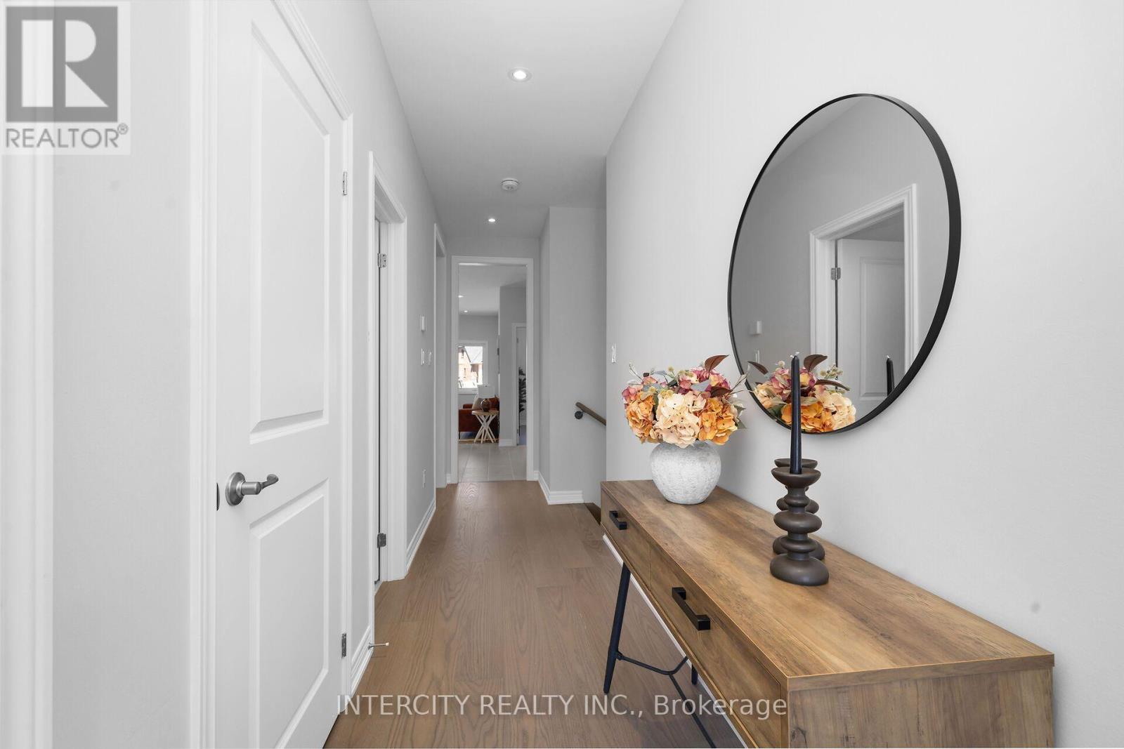TH 26 - BLK 6 SUNBIRD WAY
